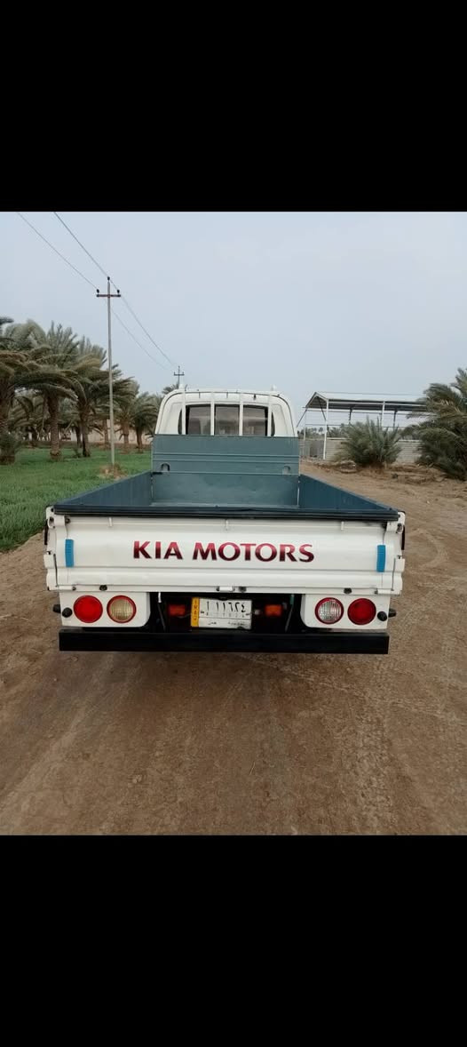 السلام عليكم كيا للبيع موديل 2013 سياره جاهزه من كل شيء مكفوله كفاله عامه سنويه مجدده الى 27 تخم تاير جديد سياره جاهزه الاستفسار على الرقم.  ***********
