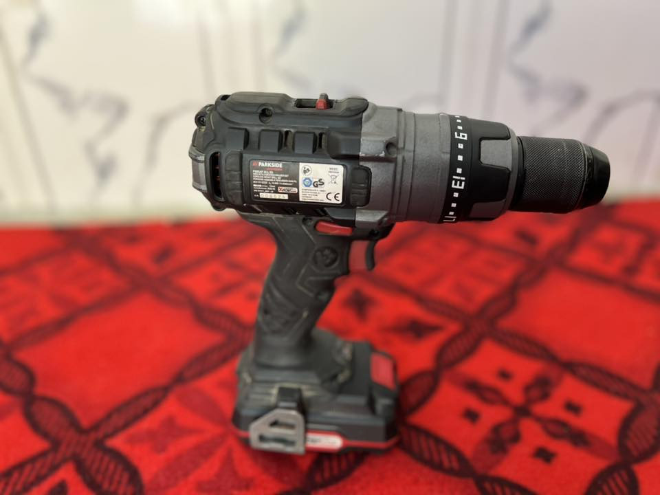 دريل عاطل B3
سعره 20 واصل


**إذا كنت صاحب هذا الإعلان وتريد حذفه لأي سبب، رجاءا أرسل رسالة إلى الدعم الفني**