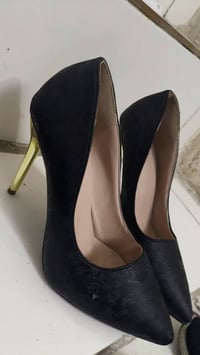 ملابس • مقاس ٤٠ • قطعة واحدة