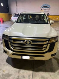 تيوتا لاندكروزر موديل 2022 كفاله عامه ماشيه 15 الف فقط لاندكروزر GXRرق...