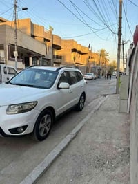 سنتافية للبيع ٢٠١٢ بيهة ٣ضربات خفيفة بس فول السيارة الشراي يتصل علة رق...