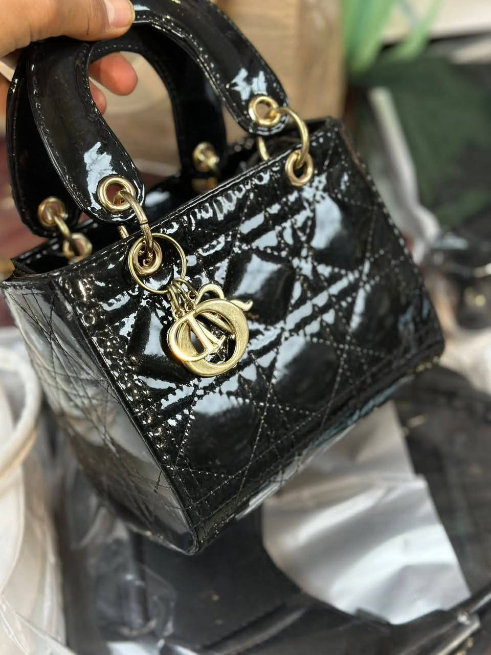 تخفيضات وعروض بمناسبة حلول شهر رمضان المبارك
حقيبة نسائية ستايل حجم صغير بكوالتي وجمال يخبل من ماركة ديور Dior 
قياس 
عرض 24cm
ارتفاع 20cm
حجمها جدا مناسب لاصحاب الذوق الرفيع واسعار مناسبه جدا بسعر 7 الف دينار فقط يمنا هذا السعر مو يم غيرنا سارعوا بالحجز الكمية محدودة الكمية محدودة 
يوجد توصيل لجميع محافظات العراق 
للحجز والاستفسار يرجى الاتصال بنا *********** أو مراسلتنا على الواتس اب 
 #جمال #لايك #بغداد #اناقة #حقايب #حقائبي
