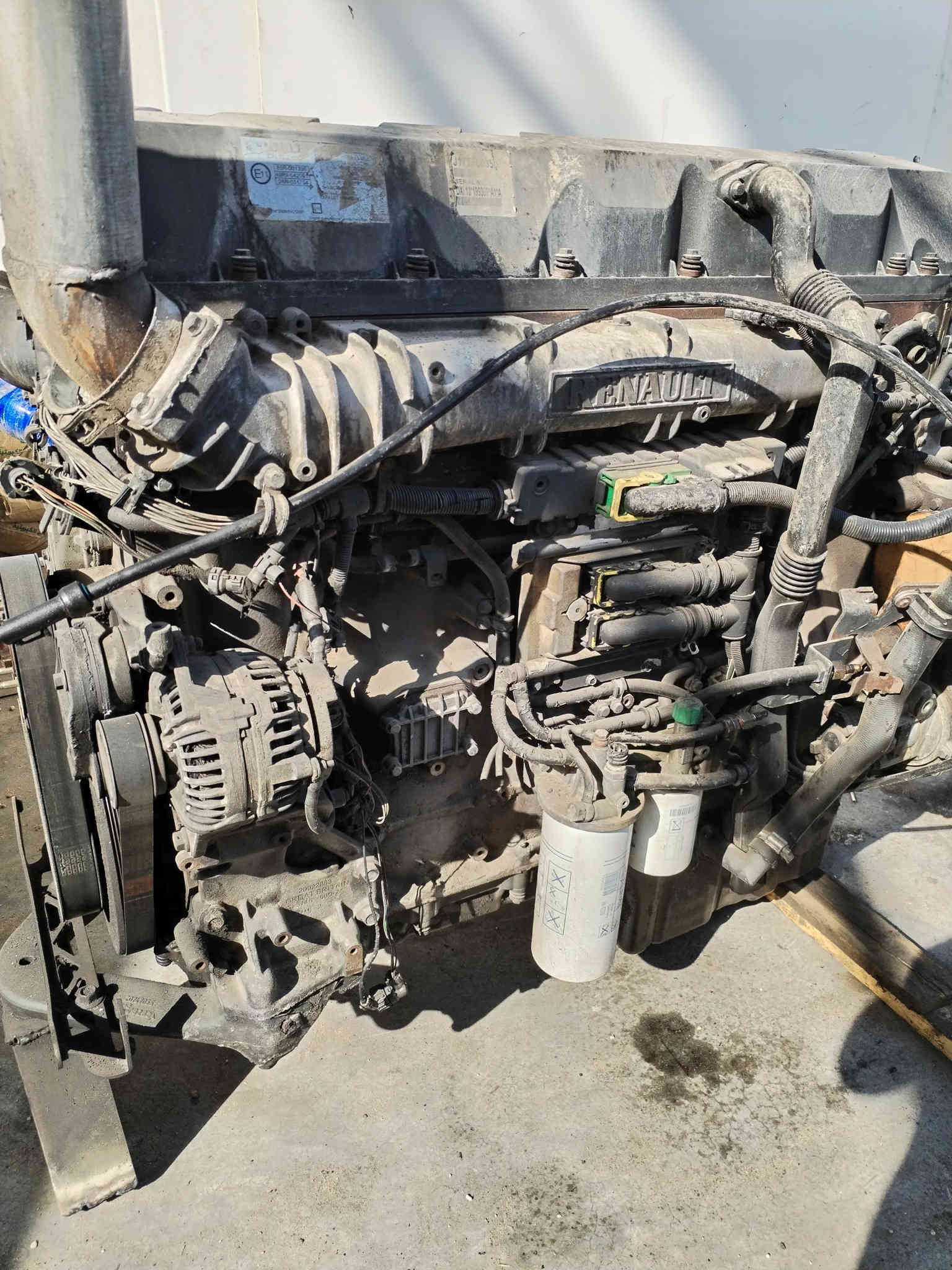 للبيع محرك فالفو دي 13كامل شغال شرط الحمل استندر كامل مع تفرعاته مع طبكه مالته مربوطه بيه مه صالنصه جديدا كلش لاتصال ***********
