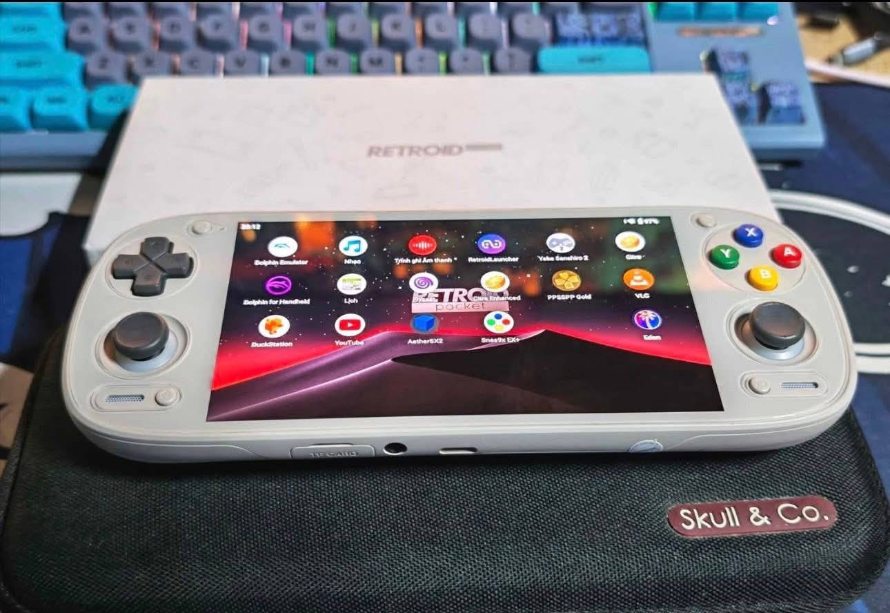 ‏retroid pocket 5
رام ١٢٨ 

معالج سناب دراكون  بقوة الي بجهاز s23 الترا 

نظام اندرويد 
يشغل العاب pc

 قفل من الاخير ٢٣٠
مكاني بغداد


**إذا كنت صاحب هذا الإعلان وتريد حذفه لأي سبب، رجاءا أرسل رسالة إلى الدعم الفني**