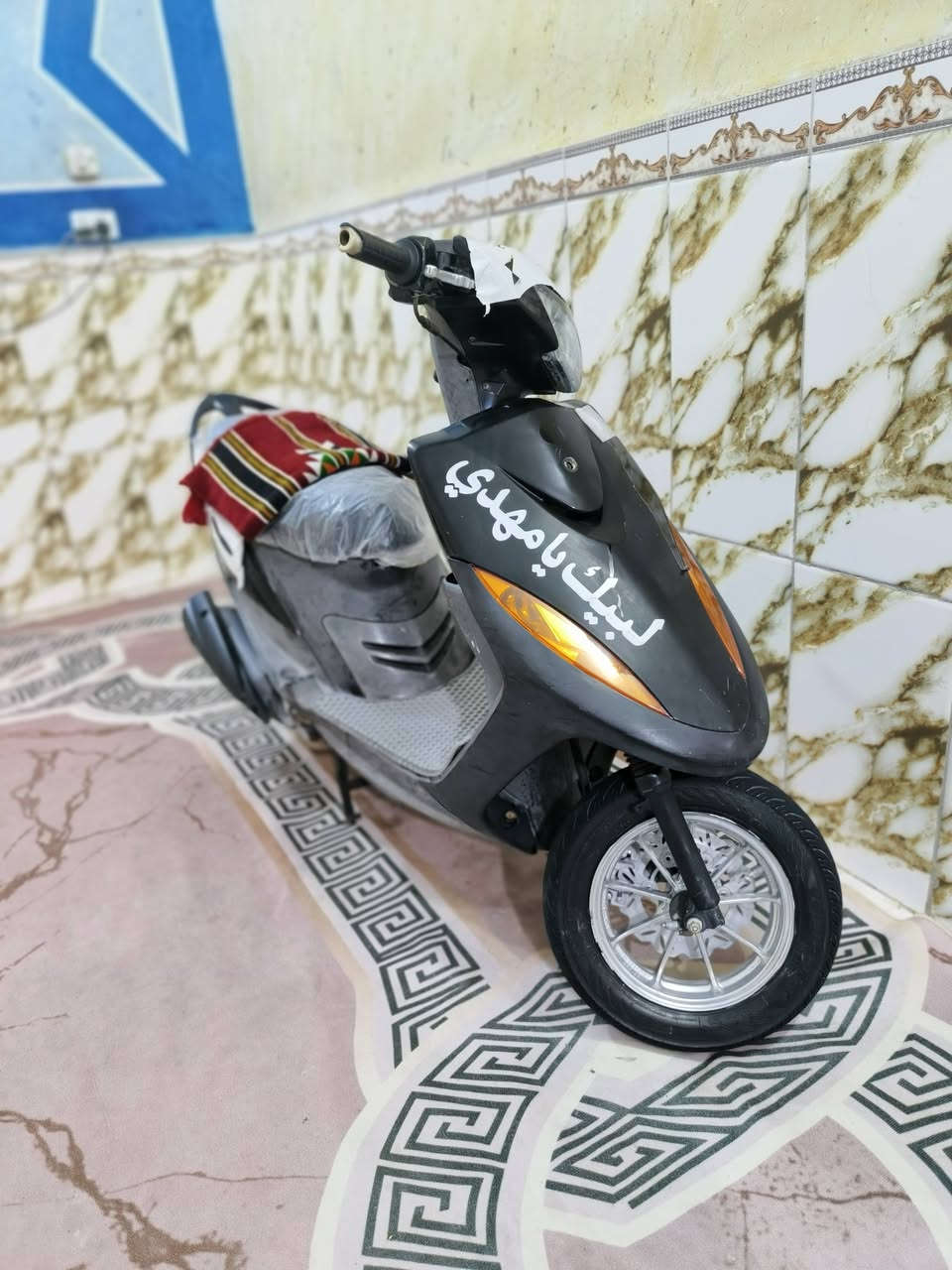 سلام وعليكم دراجه ماكس عدله للبيع كفاله عامه مكينه ما مفتوحه كفاله كهرباهياته كله شقاله نكره سلف دراجه كلش ناعمع اذا مو نعومه وشلعه ومعدل لبالك لا تاخذه تخبل دراجه ملاح ما ساله هواي من طالعه من لرمبه كشي شقال بيه قفل ستيرن قفل صندوك ويلات نجمه مشيف بريك لكدام مزود كله بلاد لسعر (650)  وبيه مجال  مكاني بصره شارع القاد امن الداخلي اي ستفسار واساب ***********
