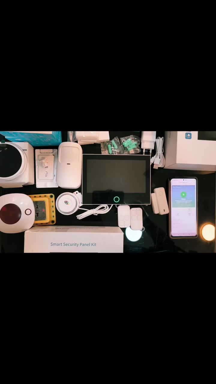 🚨🔥 بيتك مو تجربة… السرقة ما تعلن قبل ما تجي! 🔥🚨
     🚨🔥 الكامرة متفيدك اله بعد وقوع الحدث ! 🔥🚨.
.
.
تخيل ترجع للبيت وتلكاه مكسور الباب…
أو يجيك اتصال من الجيران: “أكو حركة غريبة عندكم!”
.
.
#ليش تنتظر هاللحظة؟

🛡️ #جهاز_الإنذار الذكي WiFi + 4G

حماية حقيقية تشتغل حتى لو حاولوا يعزلون بيتك عن العالم!

💣 إذا قطعوا الإنترنت؟
الجهاز يتحول فوراً إلى شريحة 4G ويرسل لك تنبيه واتصال!

📲 تحكم كامل من موبايلك عبر تطبيق Tuya
تشغيل / إيقاف / مراقبة / تنبيهات فورية وأنت بأي مكان.

🔔 صفارة إنذار قوية جداً
أول ما يكتشف حركة… صوت يخلي السارق يهرب قبل ما يكمل خطوته!

🔋 بطارية احتياطية داخلية 5000mAh
حتى لو انقطعت الكهرباء… الحماية تبقى شغالة.

🚪 يدعم لحد 100 حساس لاسلكي
أبواب – شبابيك – حركة – ريموت – زر طوارئ SOS

📞 يتصل عليك مباشرة + يرسل SMS
يعني ماكو إنذار يضيع أو يتأخر.

⚡ تنبيه عند:

انقطاع الكهرباء

ضعف بطارية الحساسات

فتح باب

أي حركة داخل البيت

🎯 مناسب للبيوت، المحلات، المخازن، المكاتب والبيوت الفارغة.

❗ السارق يختار البيت اللي ما بي إنذار.
خلي بيتك خط أحمر.

نام مرتاح… وخلي جهازك يصحى بدالك 24 ساعة ⏰

📩 راسلنا الآن قبل لا يصير الندم ما يفيد.
...................  *********** ....................
الأمان قرار… اتخذه اليوم.
.
.
#جهاز_انذار
#كامره
#تويا
#سمارت_لايف
#حماية_المنزل
#جهاز_سرقة
#جرس_ذكي
