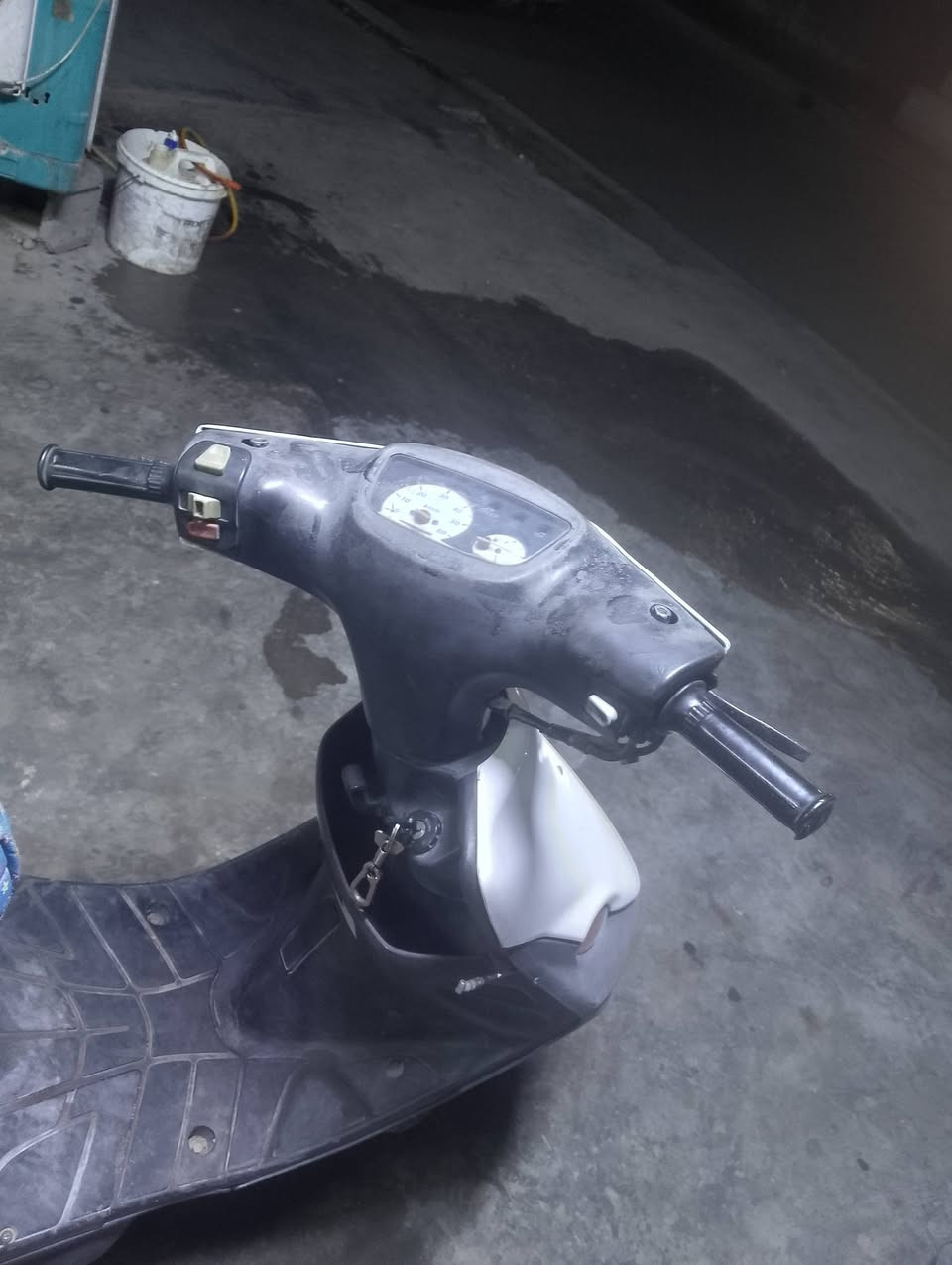 السلام عليكم دراجه بيجي ستين كامل مكمل دراجه كهربايات كلها شغاله سلف كهريايات كلها شغاله مكينه خرسه نكره مامتواجد على الفيس هذا رقم تليفوني الي يريدها  يخابر ***********
