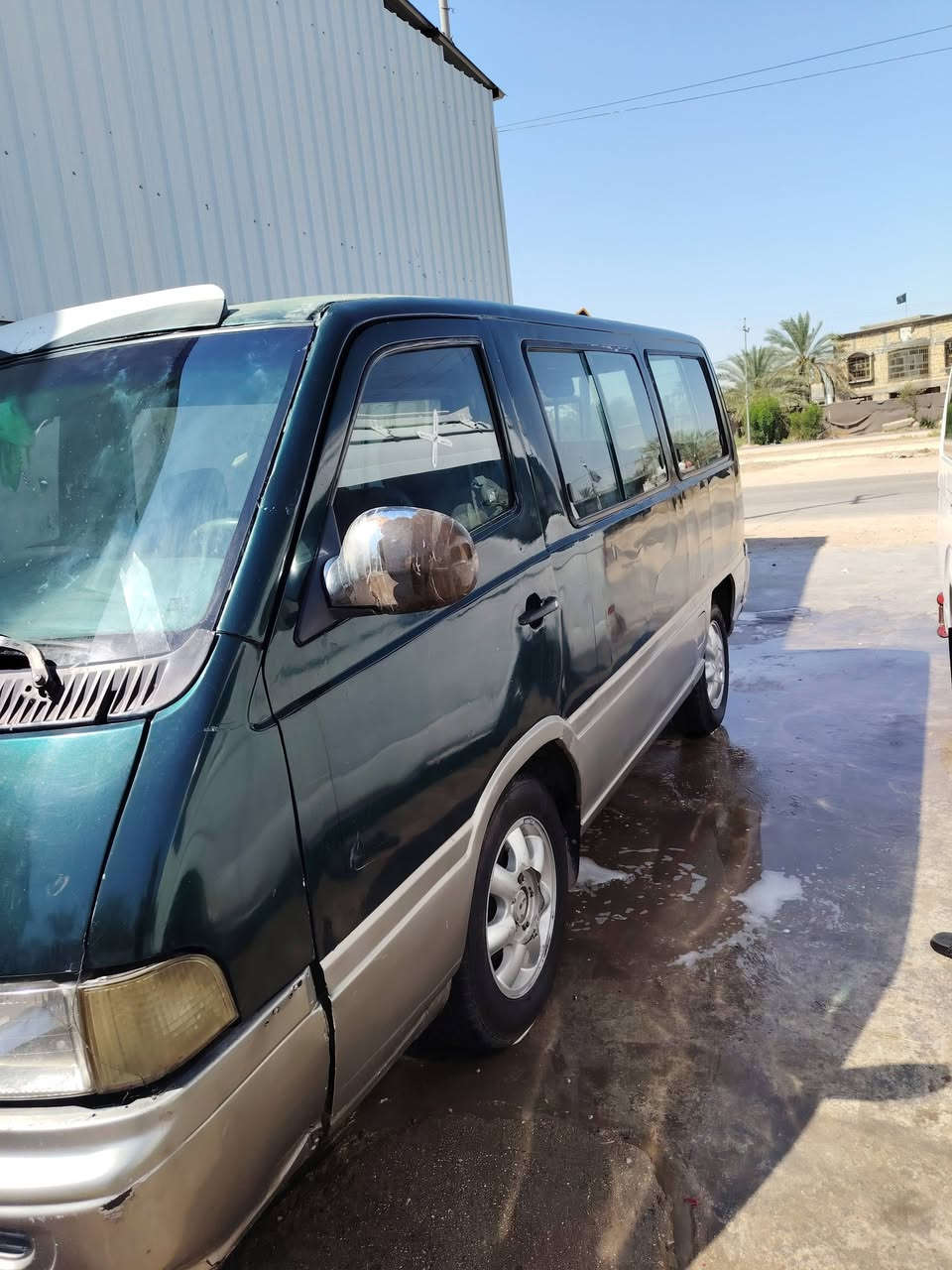 سلام عليكم ستانه موديل 98 رقم بغداد تعمير جديد سنويه صاقطه بل 19 راعيها بل قاسم يريد مداور مصفره هيئه ومرور مكينه بيها بخار كير جديد حداديه تخم تاير كله جديد مكان طويريج
 ***********
