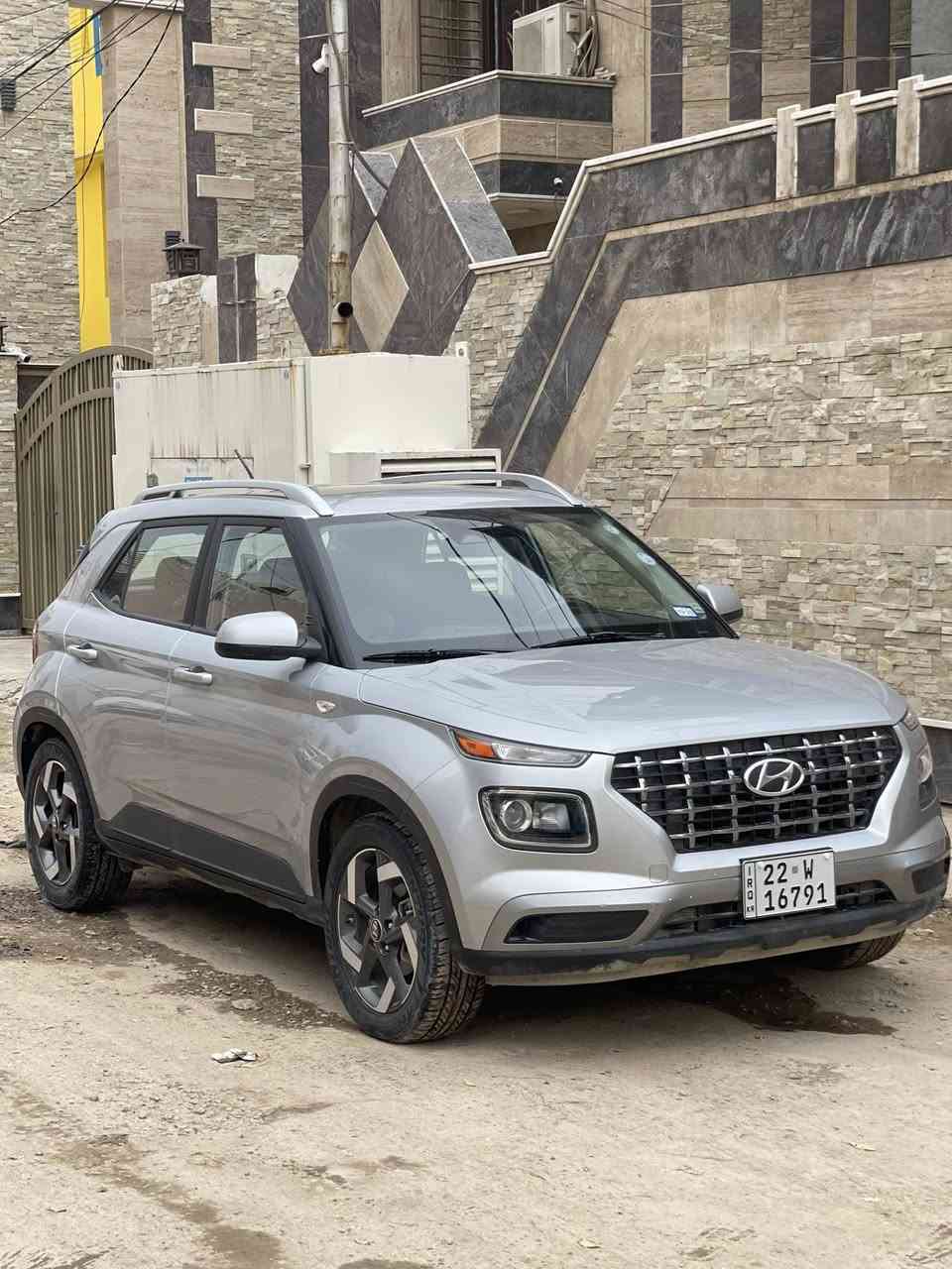 الـسلام عليكم ورحمة الله وبركاته 
للبيع هونداي فينو موديل ٢٠٢٣ فول مواصفات فتحه بس سويج ماشيه ٥٦ الف حادثها قبق جنطة موقع السياره حله الجمعيه شارع أربعين للأستفسار على رقم *********** // ***********
