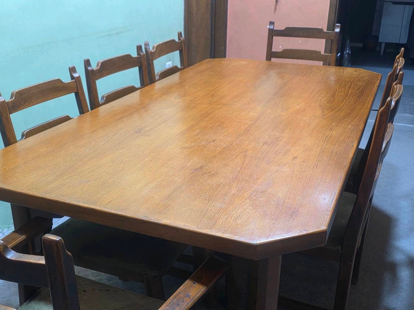 ميز طعام صاج 8 كراسي السعر 300 الف وبي مجال 