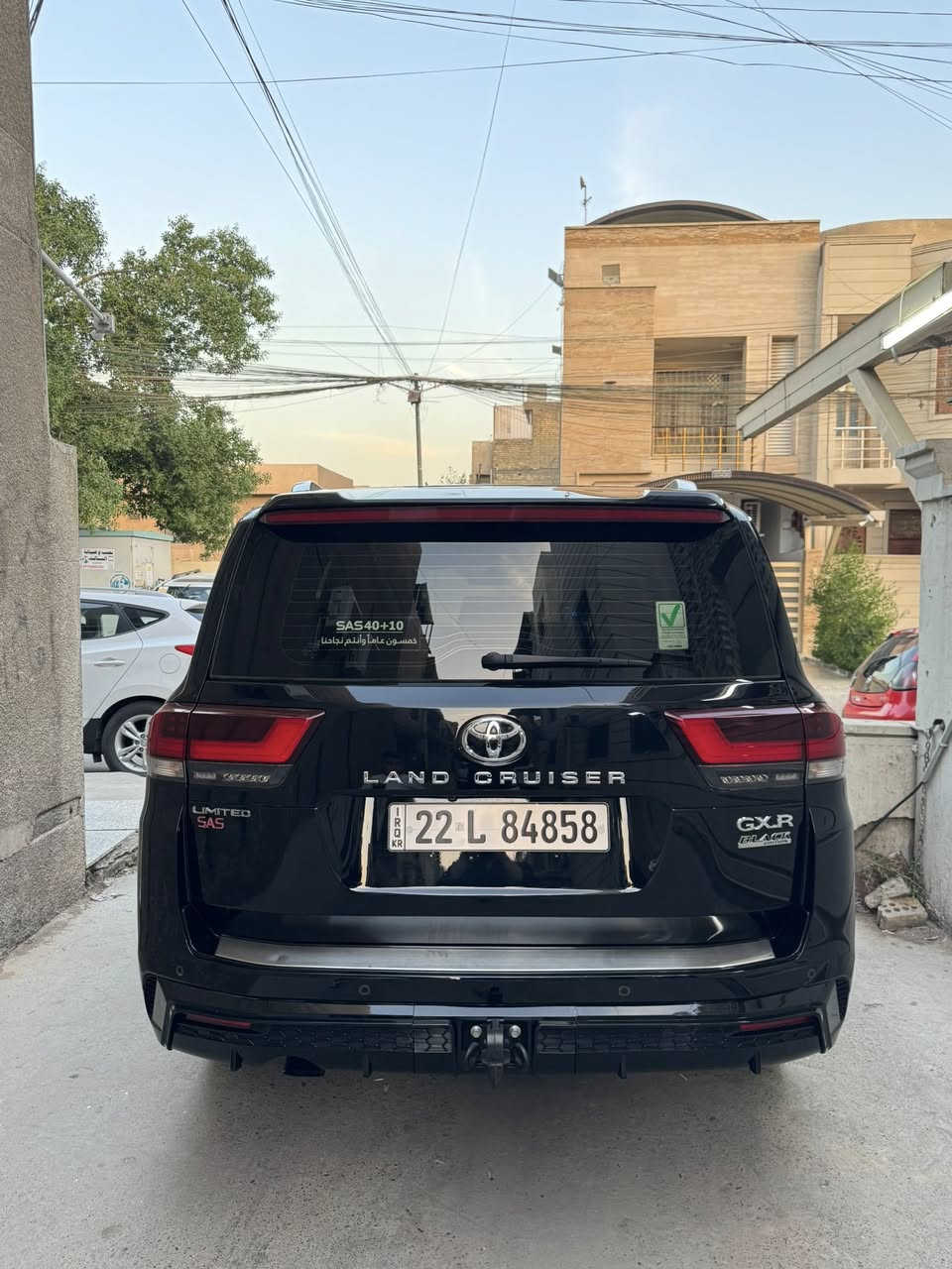 لاندكروزر ساز 2024بلاك اديشن
* ⁠الفئة:BLACK.EDITION.LIMITED / GXR ام ضمان
* العداد 53 km
* ⁠ضمان تويوتا العراق ساز شاشات تطبيق
سياره مغلفة بالكامل 
* رقم أربيل بأسمي
* اللون : اسود
* محرك 4000 تنفس طبيعي V6
* عدتها مال الشركه بالكامل موجوده 
* بصمة تشغيل عن بعد
* بصمات ابواب 
* اناره خارجيه ترحيبيه مع انارة ارضيه شعار لاندكروزر بلاك
* ⁠شاشة دجتل 
* ⁠4 كامرات (360 درجة)
* فتحة سقف (سلايت)
*كشنات جلد بيجي
* كراسي كهرباء
* ثلاجة وسطية
* جنطة كهرباء 
* ⁠شاحن وايرليس
* ⁠حساس امامي خلفي 
* ⁠مري طي كهرباء 
* وباقي مواصفات (GXR)LIMITED .BLACK 

مكان السيارة 
 بغداد الاعظميه …سنويه باسمي تحويل ثاني يوم
رقم صاحب السيارة :***********
السياره نظيفه جدا جدا  بعدها بحاله الوكاله  

🔴 غير متواجد ع الفيس مكلف بالنشر فقط 
*********** للاستفسار
