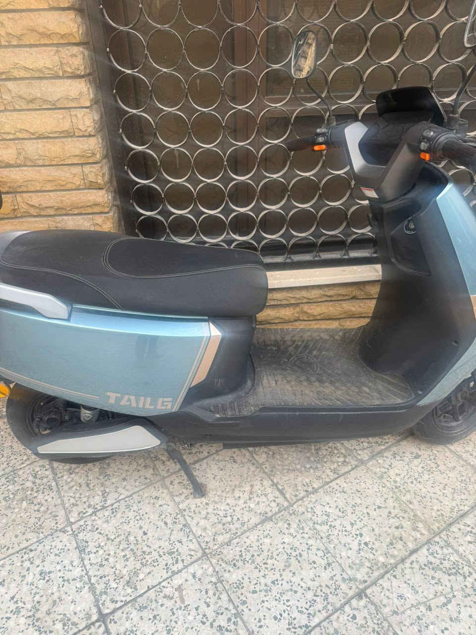 سلام عليكم
متاح دراجه شحن نوع { TAILG }  معروفه مواصفاته 
==========================================
مواصفات..... 
ملف 2000 w حقيقي ماشيه تقريبا ١٠٠٠ كم يعني مامستخدميهه بطاريات مبدل 4 جدد فقط واحد نص عمر
عدد الباتريات 6
لايت عالي ناصي
رماش 
دبل اشاره 
بريكات هادروليك
دبلان غاز طسه ناعمه

تمشيك 70/75 كيلو بشحنه وحده

 3 سرعات
نظام R 
نظام P  
مكانهه الكراده العرصات 
السعر ٧٥٠


**إذا كنت صاحب هذا الإعلان وتريد حذفه لأي سبب، رجاءا أرسل رسالة إلى الدعم الفني**