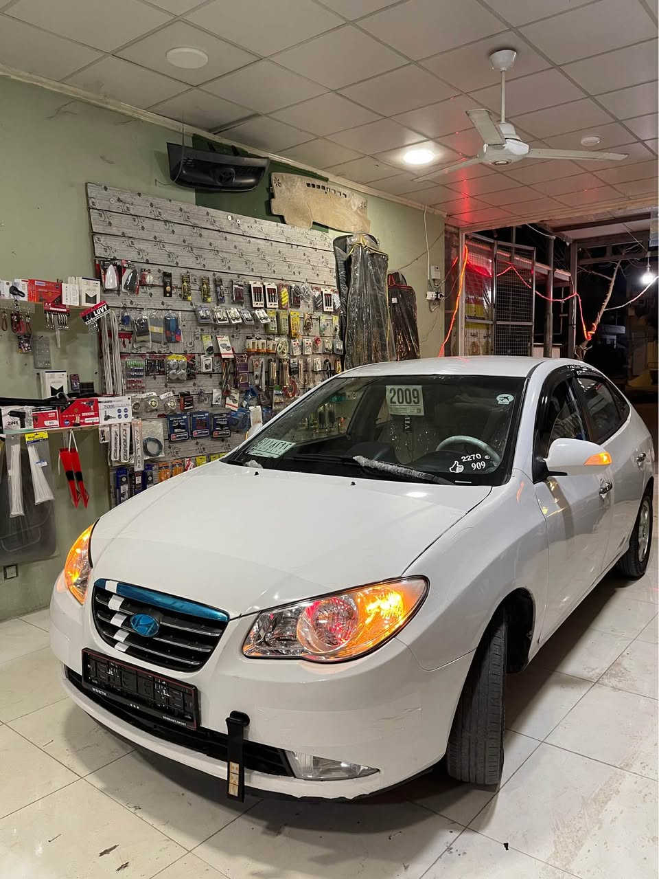 بەناوی خودای بەخشندەی میهرەبان 
هۆندا ئاڤانتی 2009
مەکینەی بچوکی دکشن بەرز 
گێڕ و مەکینەی بەشەرتی فیتەر
دەعم لێدراو و خایس و ڕزیوی بەشەرت 
سەقفی بەشەرت و بێ بۆیاغ 
چوار تایەو ویلی زۆر جوان و گەورەیلەژێرە 
برێک و توندوتۆڵی بەشەرت 
کارەبای
شوێن ڕانیە 
ژ.م.
***********
کۆڕەک واتس ئەپی لەسەرە
مەسج کراوەیە.. رانية, السليمانية
