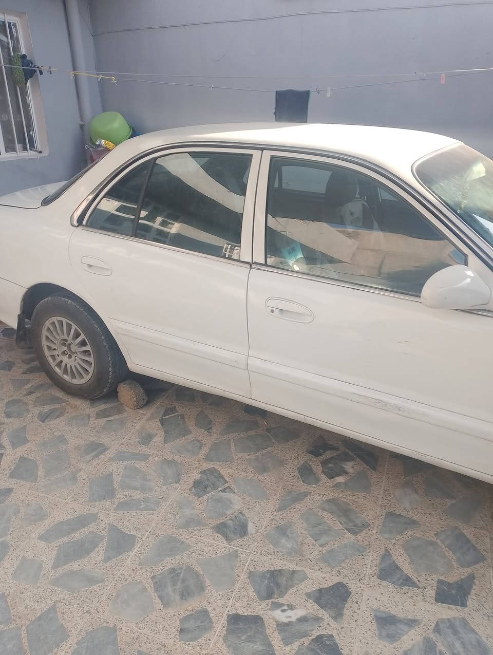 سيارة سوناتا 2000 سنوية 2029 مابيها اي صبغ وضع الشركة رقم نينوى بيها كابون بنزين اربع طواير جدد كير اوتو سعرها 40 وبيها مجال ***********
