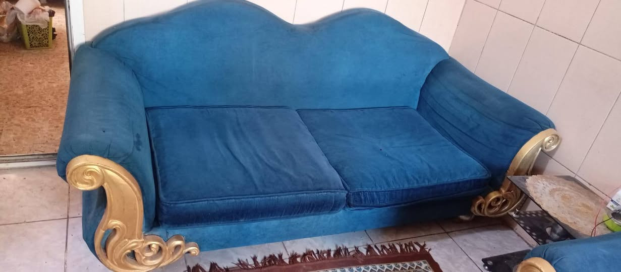 غرفة نوم اخشاب وقنفات للبيع ***********

