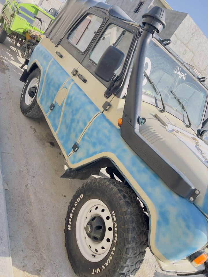 فحل خاكي ٢٠٠٤للييع محرك وكير ونجي كفاله سياره بلادية ما بيه نقص برقي مكاني زبير سعر بدون٨٧٥٠بيه مجال بسيط مكاني البصرة ***********
