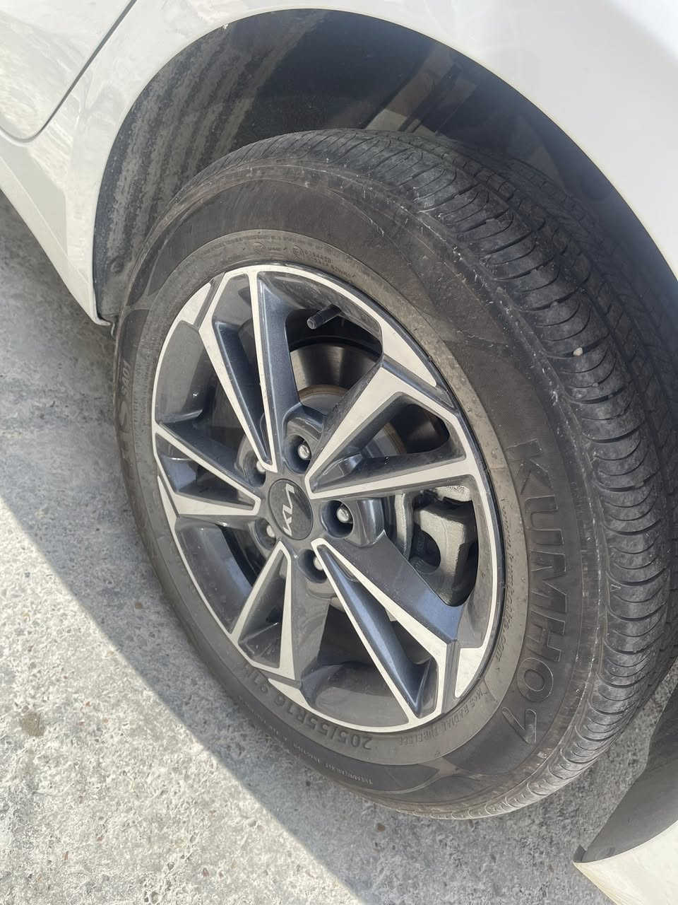 يالله السلام عليكم اخوان بعد الحب والتحية 

ـ K3 بغداد  2024 السيارة

   مـواصـفـات

ـ محـرك DOH دبل نـوزل ـ1500 

ـ إشـارة ترحـيب ـ بصمة تشغيـل وابـواب ـ إشـارة مـري جانبيـة ـ الـمري شـفط ‎ـ 

ـ شـاشة كـبيرة 

ـ عـداد سرعـة ديـجـتل ـ ايـربـاك 6  

ـ فتـحة سقف سلايـت

ـ لايـت 3 عدسـات ـ حـاجـب led 

ـ بـك لايـت متـصل led 

ـ تحـكم  ستيرن فـول جـهتين 

ـ سـايد بـريك كـهـربائي ذكـي‎

ـ نظـام ـ اوتـو ـ هولـد ـ مـانع انـزلاق 

ـ نظـام قيـادة مـتعدد 4

 ـ سبـورت ـ ايكو ـ كـومفرت ـ سمـارت

ـ ويـل كب كروم 16 ـ حساس4 ABS

ـ حساس TPMS ضغـط الاطـارات 
سعر ١٤٩ بيها مجال بسيط 
مكانها الحارثية
***********
