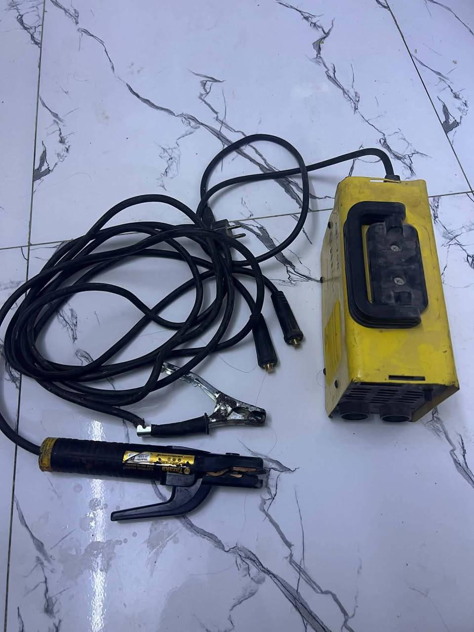 سلام عليكم مكينه الحيم ARC-750 للبيع السعر 60
للستفسار /***********
