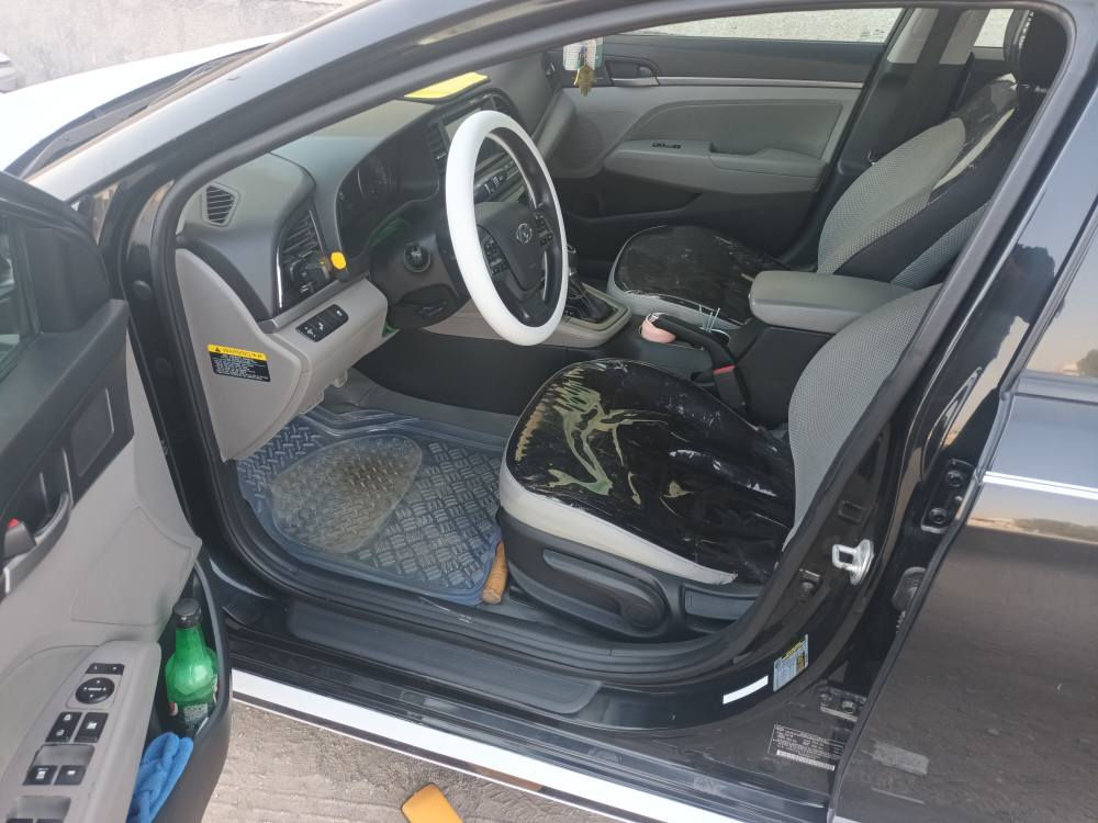 يالله. 
السلام عليك. 
النترى. مديل 18.للبيع. ماشيه 80-ميل
وارد امريكي...جاملق الايسر مبدل... باب جهة العبري. مبدل... دوسه صبغ.. تخم تاير جديد. باتري جديد. سياره حره بئسمي جاهزه للاخير ما بيها اي نقص. 
للاستفسار. ***********.متواجد فقط اتصال البصرة, العراق
