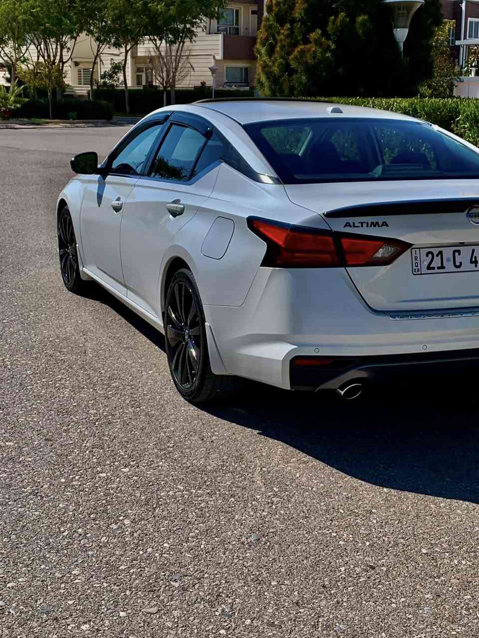 السلام عليكم
للبيع 2022 nissan altima midnight edition
اعلى فئة 
دبل جام 
كشنات تدفئه 
ويل ١٩ اسود بلاد 
سبويلر خلفي بلاد 
المري اسود بلاد 
رقم السيارة / سليمانية
حادث السياره ربع البونيد صبغ + جاملغ بارد صور الحادث مرفق  السياره بدون تبديل جميع القطع بلاديه
رقم الشاصي / 1n4bl4cv1nn313105
السعر ١٨٥
مكان السياره / ديالى / خانقين
رقم الهاتف / ***********
