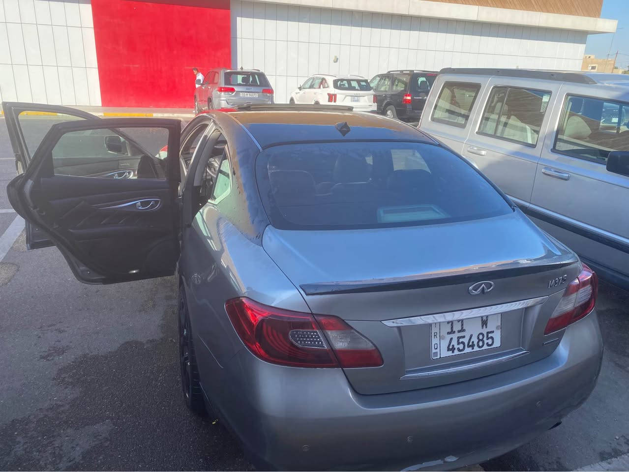 السلام عليكم 
انفنتي ام٣٧
موديل٢٠١٣
السيارة مصبوغة عام اثر جراد ويراد الة بولش 
 تحكم ستيرن
كشنات امامي تدفئة وتبريد
ستيرن تدفئة
شاشة أندرويد 
ويل مال z هاذ سعرة ١٠ اوراق 
مغلفة قمارة وبنيد اسودّ للجمالية 
٤ وضعيات قيادة
خزن ميموري ٢ وضعيات للكشن
سلايت 
٦ سلندر 
٣٧٠٠ مكينة
داخل مدوشم جديد 
لون نفطي 
ماشية١٣٠ 
حادثة قبق الجنطة واالجاملغ الخلفي جة السايق 
هزة جديدة
السعر١٠٥ 
رقمي*********** بغداد, العراق
