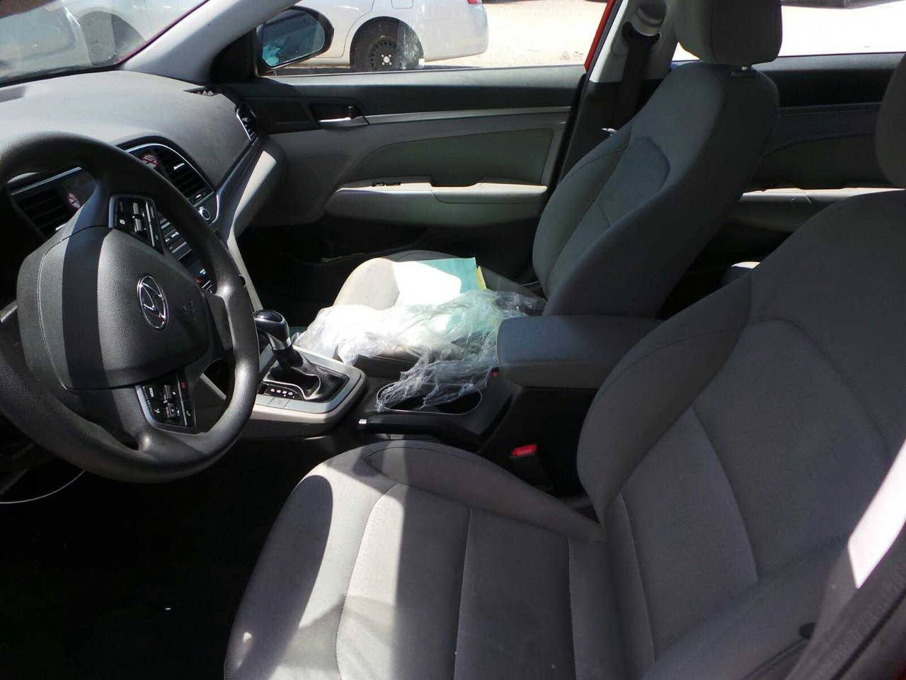 السلام عليكم…
للبيع هونداي النترا 2018 امريكي لون احمر  رقم صلاح الدين دولي سنويه جديده باسمي…سياره خير من الله 
حيل حلوه 
عداد الكيكو متر 148 الف ميل
 مواصفات عادية ويل كب  تحكم ستيرن جهتين رادار نقطة عمياء ثلاث انظمة قيادة وباقي المواصفات معروفه…
محرك 2000دوش مامفتوح  
كير مامفتوح بدون كل عيب 
صدر جديد
تبريد ثلج تدفئه نار سياره جاهزه مجهزه بدون كل عيب…
سياره بيها بارد بين باب وجاملغ سايق…
السعر 127وبيها مجال…
مكاني صلاح الدين تكريت 
للاستفسار ***********
