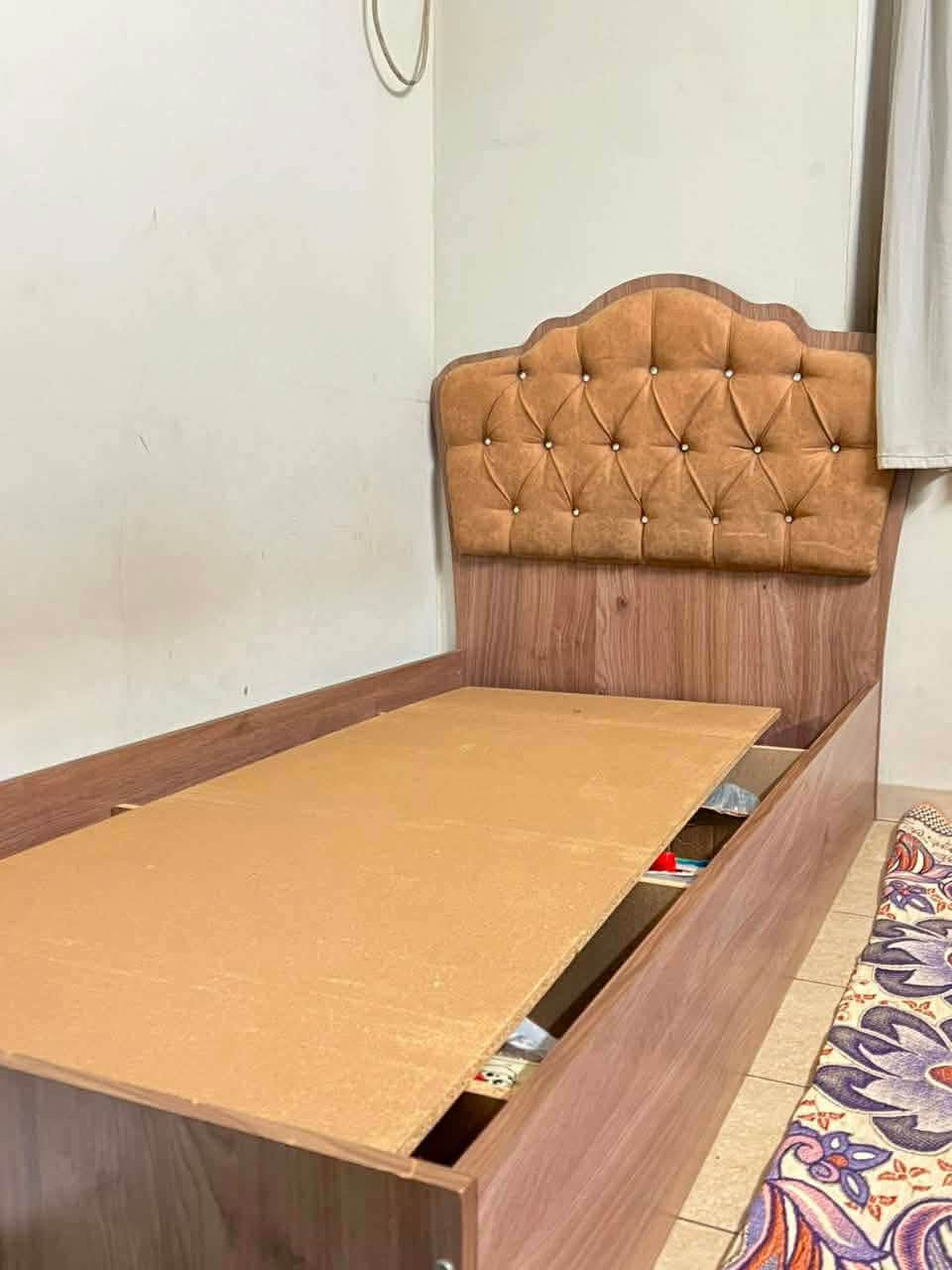 سريرين نفر تركي للبيع
قياس السرير 90*190 سم
نضييف جدا وبدون ضرر
بدون دواشك
سعرهن اثنينهن
175 الف وبي مجال بسيط
..
متوفـر خدمة توصيل داخل بغداد وداخل مجمـع بسماية السكني ❤️🚘
للاستفسار خاص او عن  طريق رقم الهاتف واتساب فقط 
***********📞
