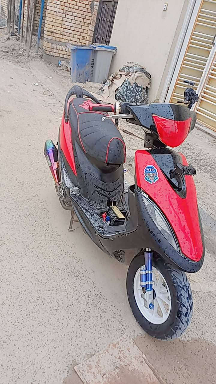 سلام عليكم دراجه للبيع او مراوس بيراني حسب القناعه بوشه 55شلعه ومعدل تزود خارجي كهرباىيات كله شغاله سعر425وبيه مجال ملاحضه جبنت الملف طاكه فقط مكان سوك الشيوخ ***********
