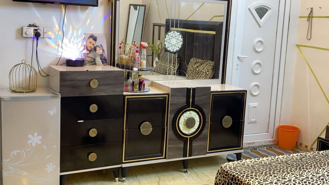 السلام عليكم غرفة 8 قطع مستخدمة نضيفة السعر 900 ألف وبيها مجال *********** واتساب
