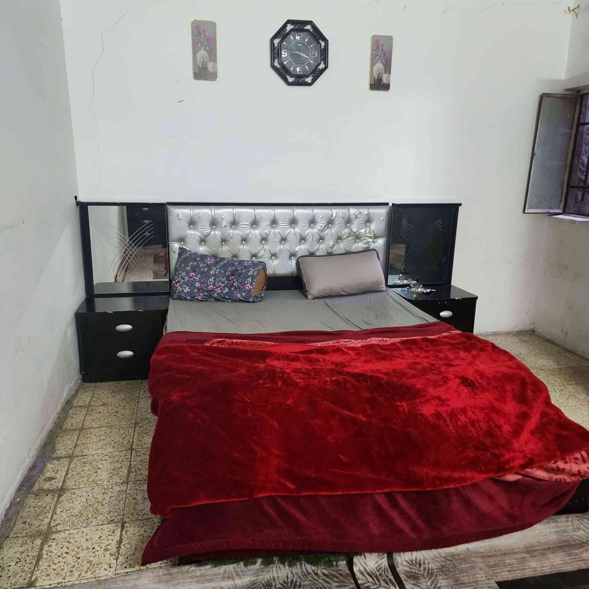 غرفه لون سودا 8 قطع نضيف جدا وتكمه اي ضرر مابيه سعرا 250 قفل وغرفه حمرا 5 قطع 280 بيهم مجال بسيط الشراي يراسلني خاص


**إذا كنت صاحب هذا الإعلان وتريد حذفه لأي سبب، رجاءا أرسل رسالة إلى الدعم الفني**