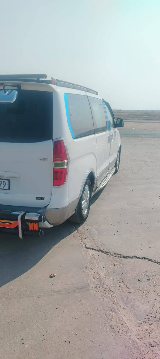 ستاركس للبيع
2015اصل فول مواصفات 
محرك سبلاين 
رقم نكليزي 
باسمي مصفره من كلشي 
حداديه تبريد ثلج جاهزه من كلشي 
بيها جاملغ امامي مبدل بكوريا فقط 
وكفاله بل عراق 
العنوان البصره
للاتصال
***********
