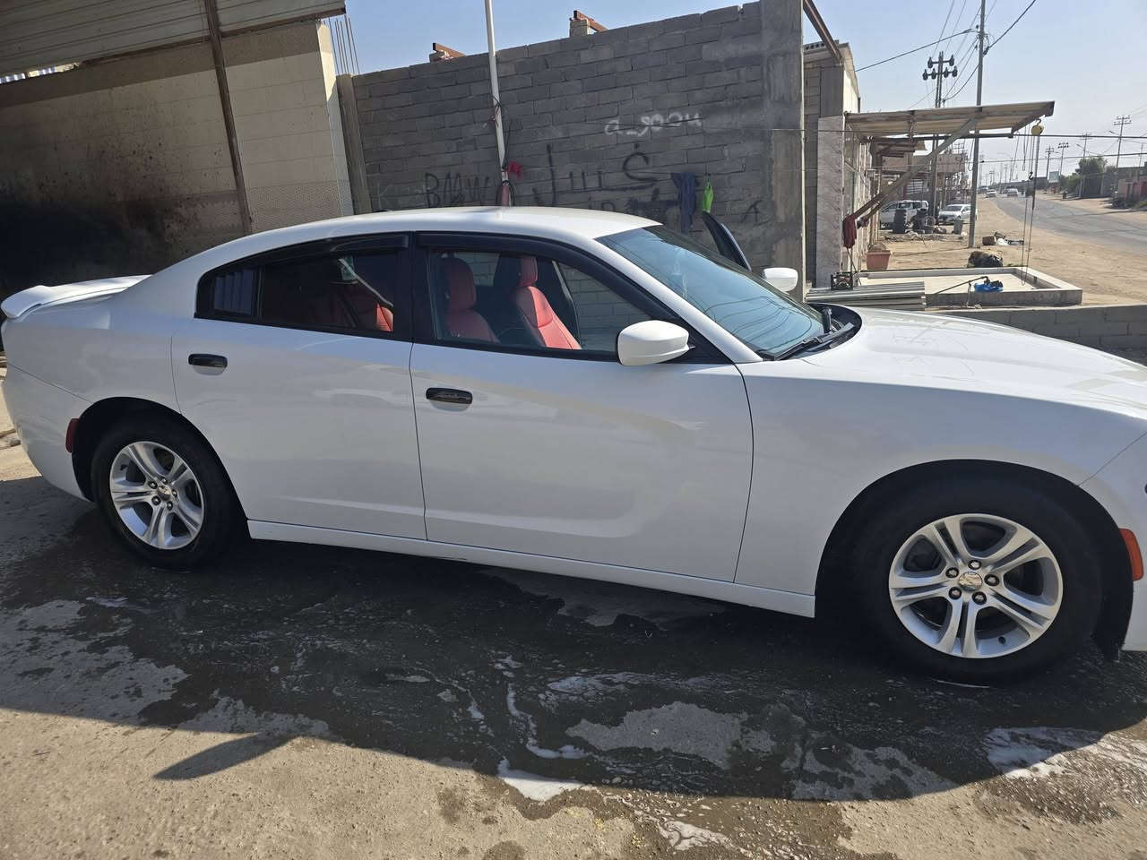 سلام عليكم جارجر موديل 2018 حادثها جاملق خلفي خفيف  بدون ارباك رقم وسنويه جديده موصفات SXT  السياره جديده ونضيفه مامتعوبه مكاني بصره 
التفاصيل اتصل وبخدمتك  ***********
