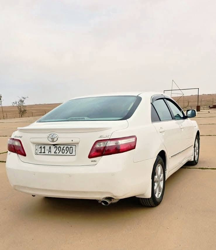 تويوتا كامري 2009 خليجي GLX (فول مواصفات) 🚗✨
اللي يدور جديد ونظيف 🫡 
​اللون: أبيض 🤍
​الممشى: 186 ألف كم 🛣️
​الإضافات والتجهيزات:
​عدسات LED جديدة (بقيمة 200 دولار) 💡
​بوليش جديد للبدي 🧼
​التبريد: ثلج ❄️🥶
​النظافة: قشرة بدي وغرفة داخلية بحالة ممتازة 🪑
​السيارة جاهزة: مسرفسة وما يعوزها أي شيء، دق سلف وتوكل على الله 🔑🔥
​📍 الموقع: [الانبار قضاء القائم ]
📞 للتواصل: ***********

