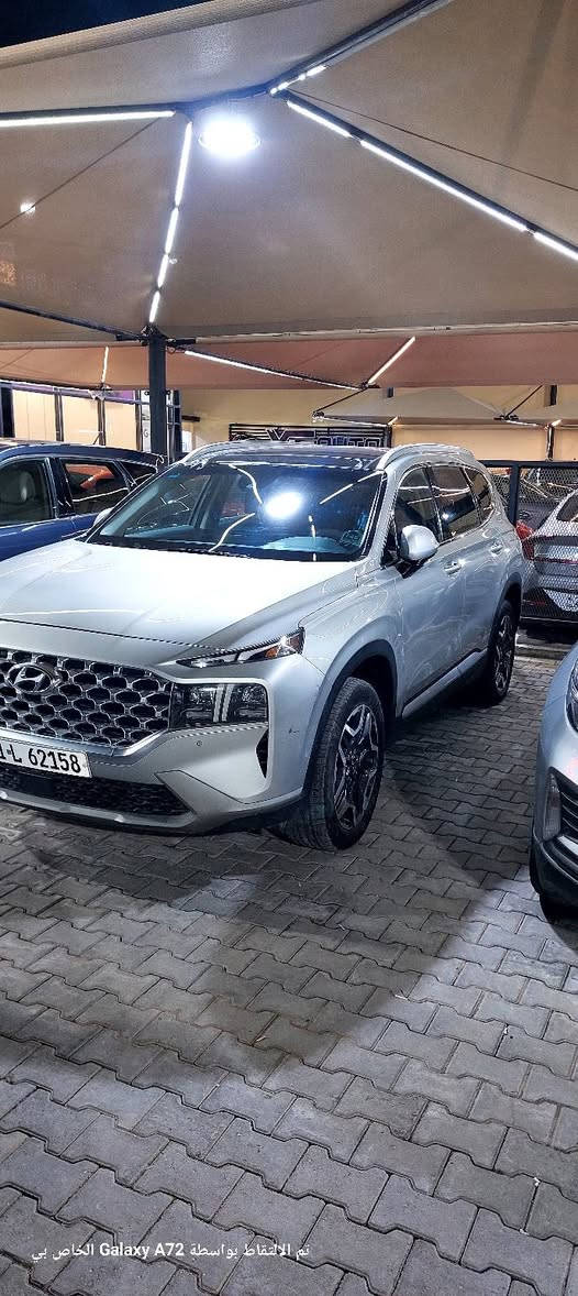 HYUNDAI SANTA FE SEL PLAS HTRAC
سنتافيا بلك إن هايبرد بقوة ٢٧٠ حصان موديل ٢٠٢٢
رقم بغداد وارد امريكي مكفوله من التبديل سوى الدعامية محرك ٤سلندر 
المواصفات:-
١- مفتاح ذكي بصمة + التشغيل عن بعد 
٢- بانوراما فتحة سقف
٣- كير بنظام الازار المنفصلة الاصدار الجديد ( بيانو) 8 نمر
٣- كير ماوس ثانوي لأوضاع القيادة / Drive Mode ‏- Comfort 
Smart -Sport 
٤- نظام HTRAC الحديث دفع رباعي
٥- الصندوق كهربائي ذكي يفتح عند الاقتراب
٦- هاند بريك بصمة 
‏٧ - Auto Hold  أوتو هولد
٨- خاصية ISOFIX   ايزو فكس قفل الاطفال
٩- نظام مانع الانزلاق
١٠ - نظام نزول المنحدرات
١١ - نظام اطفاء المحرك (A) ذاتيا في الازدحامات لتوفير الوقود
١٢- شاشة تدعم Apple Car play و Android وبلوتوث مدمج والأوامر الصوتية
١٣- الداشبورد الكتروني بانماط متغيرة حسب وضعية القيادة
١٤- الشاشة الوسطية حجم كبير ١٢ انج مع دعم الملاحة بالخرائط GPS وبوصلة للاتجاهات
١٥- شاحن هاتف wireless
١٦-  مخارج شحن USB وتشغيل الميديا
١٧- منافذ للطاقة كهرباء 12فولت ومنفذ 110 فولت
١٨-  المرايا الجانبية قابلة للطي + نقطة عمياء + هيتر + اشارات
١٩- مرايا جانبية بخاصية الترحيب والفتح عند الاقتراب والاضاءة في الضلام
٢٠-  الصندوق كهربائي ذكي يفتح عند الاقتراب
٢١- حساسات ضغط الاطارات 
٢٢- حساسات أمامية / جانبية /خلفية
٢٣-  كامرة اضافية لتقنية منع الخروج عن المسار
٢٤- ميزة التوقف الذاتي للمركبة منعا للاصطدام عند القيادة او الرجوع
٢٥-  المركبة تعيد نفسها للمسار الصحيح عند عدم الانتباه
٢٦- لايت زينون رباعي العدسات بتقنية High Beam الانارة الذكية + LED  نهاري 
٢٧- بك لايت LED مميز مدعوم بتقنية ضد الضباب لاوضح رؤية للمركبة
٢٨- خاصية دعم الكاميرات عند تشغيل الإشارة الجانبية لرؤية الزوايا العمياء
٢٩- كاميرا دوارة 3D تفاعلية متعددة الاوضاع
٣٠- اضاءة داخلية LED تقنية Ambient Light متعددة الالوان 
٣١- مرآة داخلية بخاصية التعتيم الذاتي 
٣٢- سستم صوت هارمن كاردن 10 سماعات محيطية مع دمام وتويترز 
٣٣-  نظام القيادة الذاتي الذكي في الشوارع المخططة 
٣٤- مثبت السرعة Cruise وميزة التباعد عن المركبات
٣٥- خاصية المايك للسائق للتحدث مع الركاب في الخلف
٣٦- حساس حراري بسقف السيارة بتحذير صوتي في حال نسيان الاطفال في المركبة
٣٧- قفل الابواب والنوافذ / خاصية عدم العبث للاطفال
٣٨- القفل المركزي للابواب وعدم الفتح عند مرور مركبة بشكل قريب من السيارة 
٣٩- مقعد السائق خاصية الخزن وميزة الخروج المريح عند الاطفاء
٤٠-  المقاعد الامامية كهرباء  + تدفئة
٤١- المقاعد الخلفية تدفئة
٤٢- الداخل جلد بلون مميز تطعيم الدواخل
٤٣- ستائر جانبية 
٤٤- ستيرنغ من الجلد حياكة مع تحكمات 
٤٥- شفتات رياضية بالمقود
٤٦-  التبريد والتدفئة تحكم شاشة وتحكم يدوي ايضا
٤٧-  التبريد امامي خلفي مناخ منفصل
٤٨-بردات أبواب خلفية  وكذلك في الصندوق
٤٩- قبضات أبواب ألمنيوم مع خاصية الانارة ليلا
٥٠- حساس لمس ابواب لفتح وغلق باب السائق والراكب
٥١- ماسحات امامية حساس / تشغيل تلقائي وسرعة حسب غزارة المطر
٥٢- ماسحة خلفية حساس /  تشغيل تلقائي عند المطر
٥٣- اريل نفكيتر مدمج بتقنية التقاط بث الراديو HD
الاربيكات كلها سليمة
ماشية ٣٧ الف ميل
سعرها ٢٤٠$
مكان السيارة كربلاء
***********
