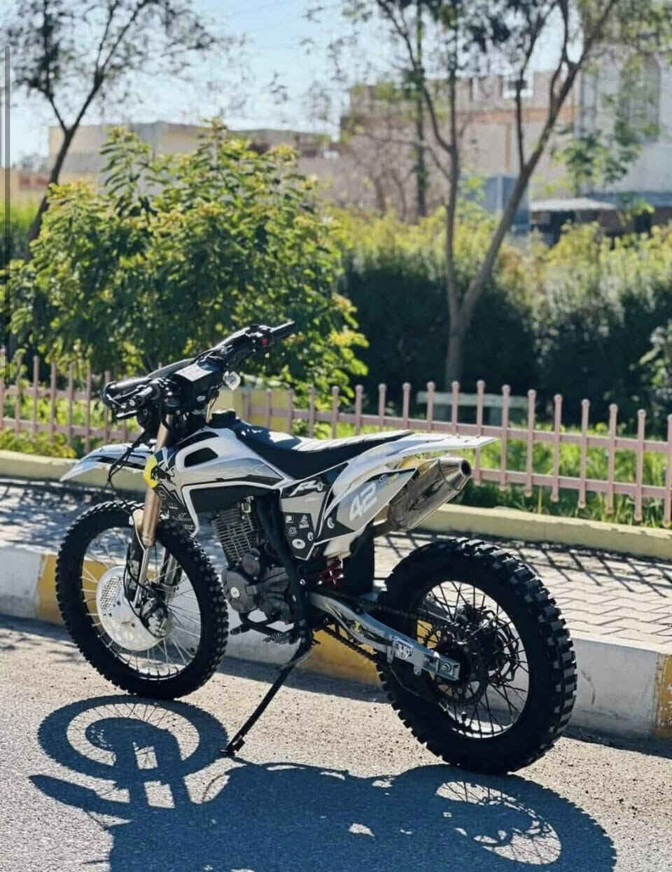 دراجه قفاز crx 300cc الدراجه ماشاءالله قويه كلش ومطابه 1000 كيلو تايرات سياحي شادلها ومكاني بغداد كمب ساره وهاذه رقم تليفوني ***********
