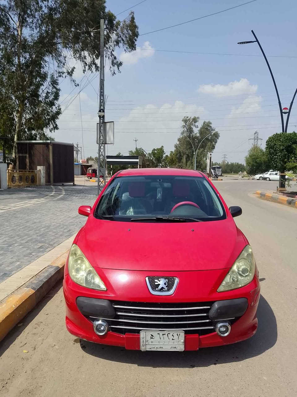 🚘 بيجو 307 فرنسي اوتماتيك

📍 رقم بغداد موديل 2006

السيارة مكفولة من الحادث بيها خدوش بسيطة مثل مموضح بالصورة

گير ومحرك مكفولات
كهربائيات كفالة 

تبريد نقص غاز فقط 

جاهزة مابيها نقص غير الذكرته
السيارة معتني بيها ممتعبها على كد دوامي ترايك وين متريد

 رايدها ب 55 وبيها مجال بسيط

📞 واي استفسار الاتصال عالرقم

***********

📍 العنوان : بغداد / المحمودية بغداد, العراق
