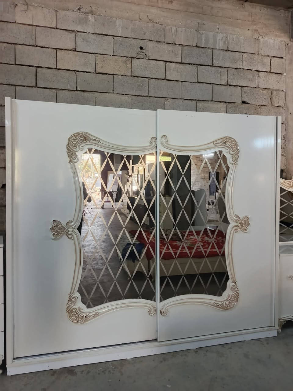 غرفه نوم للبيع كلش نظيف 9 قطع ملكي سعر 450 الف سارعو بل حجز عنوان كركوك ***********
