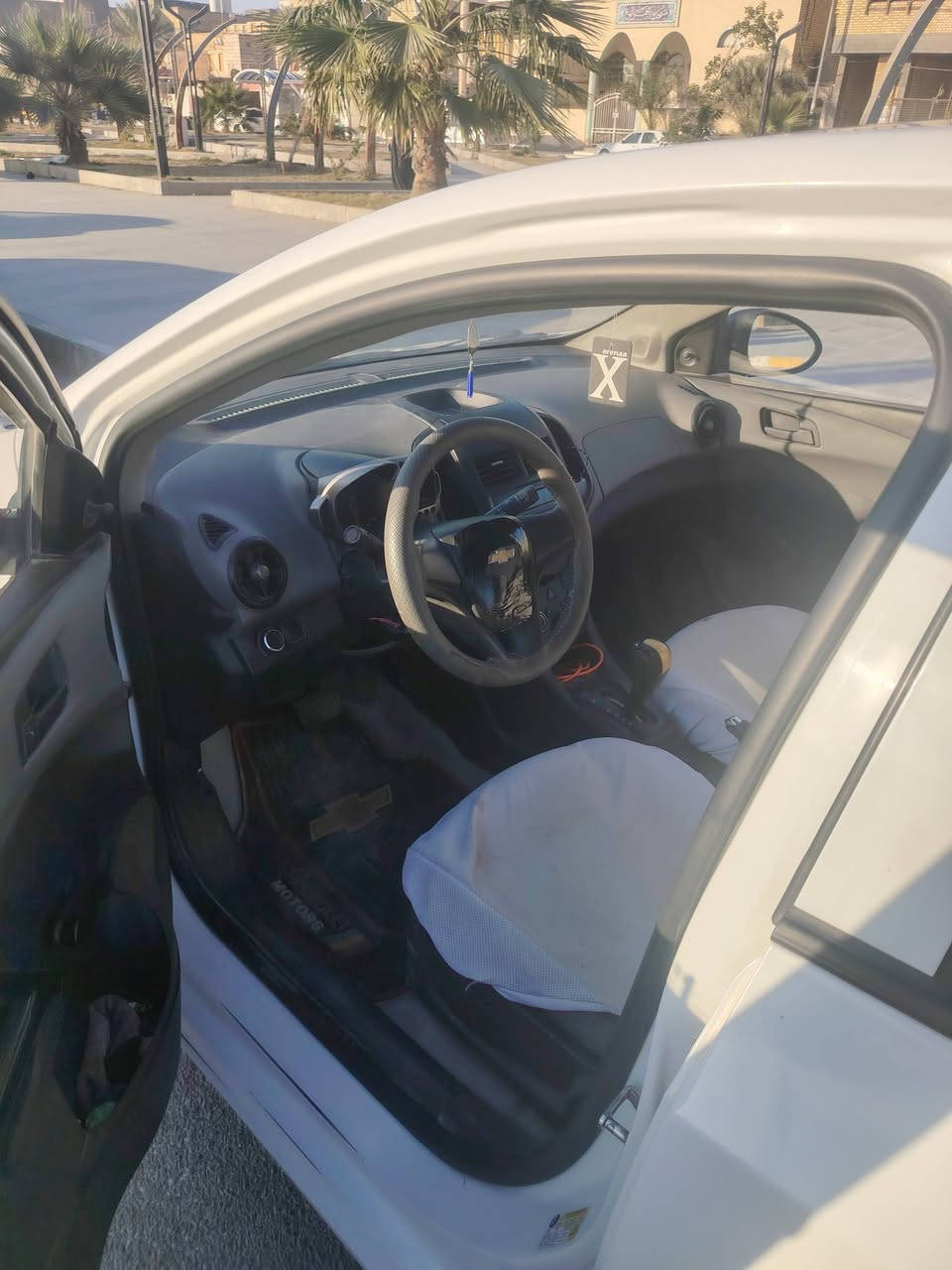 السلام عليكم سياره سونيك موديل 12 سياره وارد خليجي مكينه 1800 السعر 60 وبيها مجال  العنوان الناصريه قرب كراج بغداد الموحد رقم الهاتف ***********
