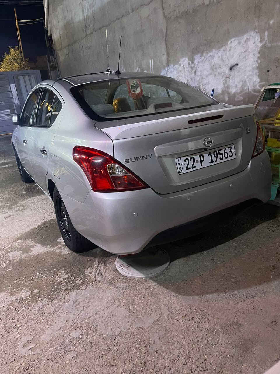 سلام عليكم سياره نيسان صني بليته زركه موديل 23 كفاله عامه سياره خير من الله وكاله توه صادره بيه بسمي مكينه وكير خير من الله هاذه رقمي و اتصل وبيك خير ودلل سعره سياره مال بيه 120قفل رجان لا يكسر بل سياره سوك كلشي بي ***********
