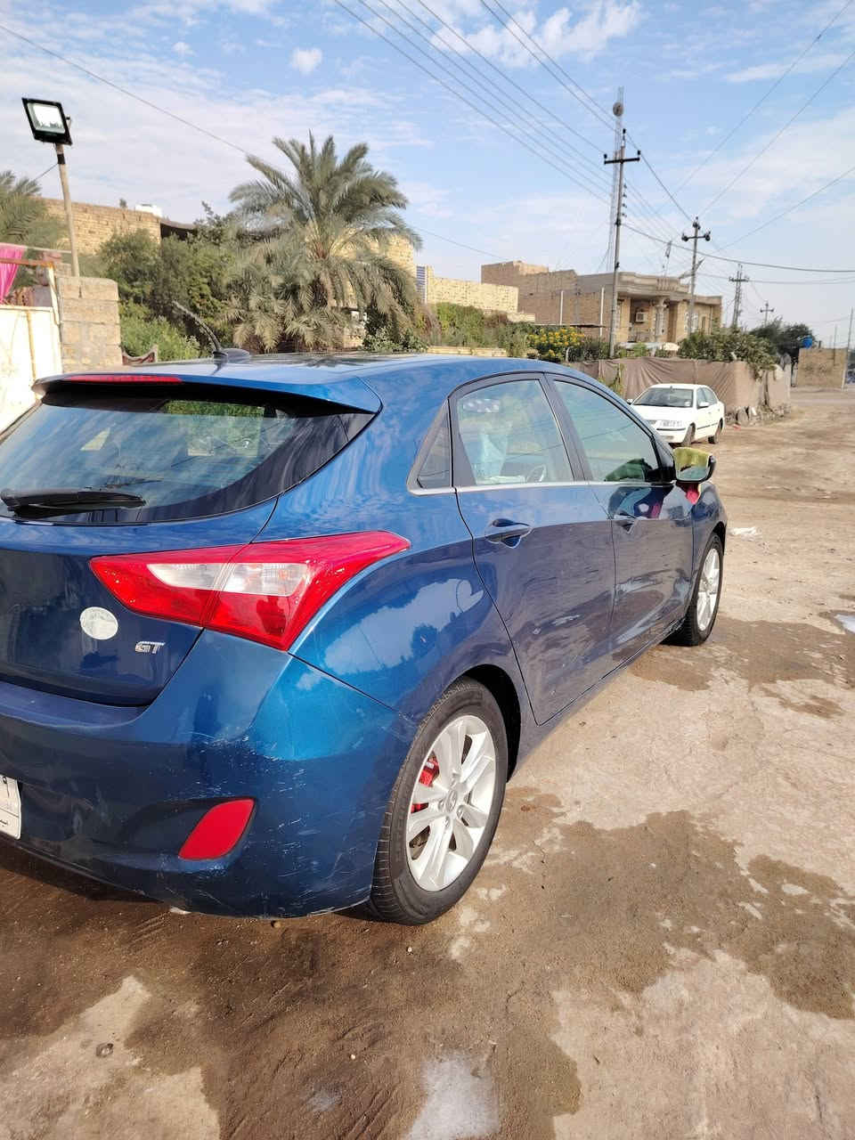 سلام عليكم النتره هاشباك 2016 وارد امريكي ماشيه
 61 ميل السياره ماناقصه برغي مكينه GDI  السعر 90 او بيه مجال العنوان العماره حي المعلمين الجديد الاستفسار ***********
