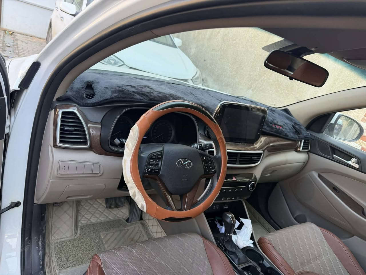 السلام عليكم توكسان 2020 خليجي بيها قطعتين ونص صبغ وسونار موجود سياره فول عدا فتحه ماشيه 116 كيلو مكان سياره بغداد المحموديه السعر 185 
***********
