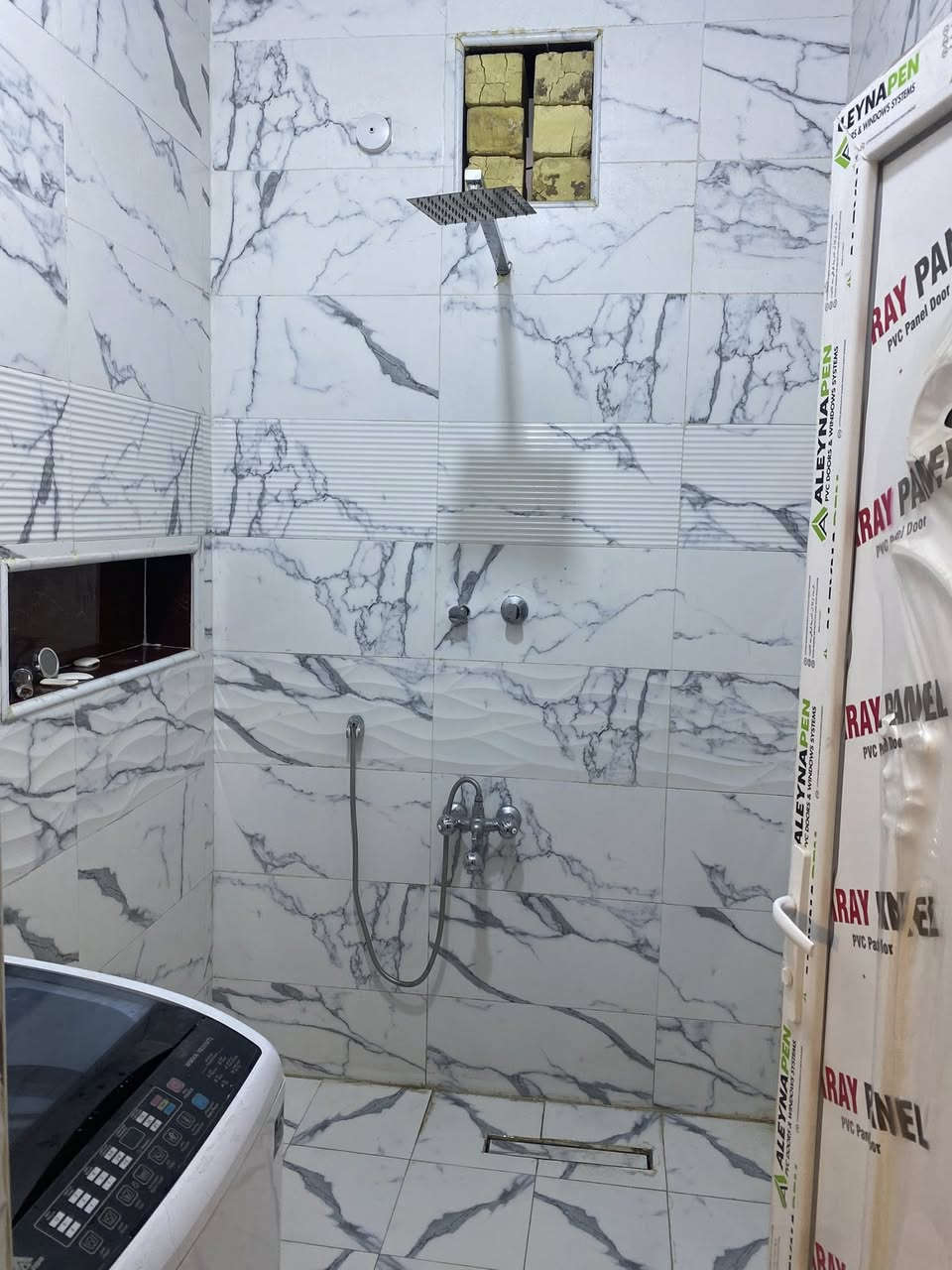 دار للبيع 100متر طابو ركن الموحيه 37878طابقين قرب باب جامعه ذي قار الخلفي حديث ***********
