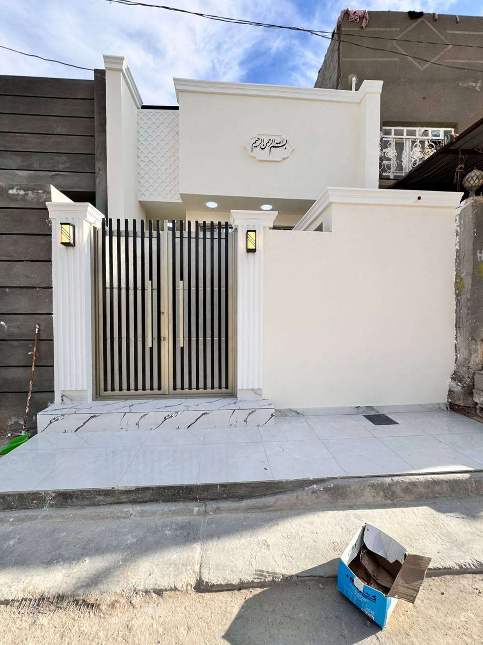 اسلام عليكم بيت 100متر. حديث بناء 2026 حي العسكري  قطاع ال16 قرب  شارع الرايسي بناء طابوك جمهوري.  البيت جاهز لسكن اي استفسار واتساب اتصال ***********
