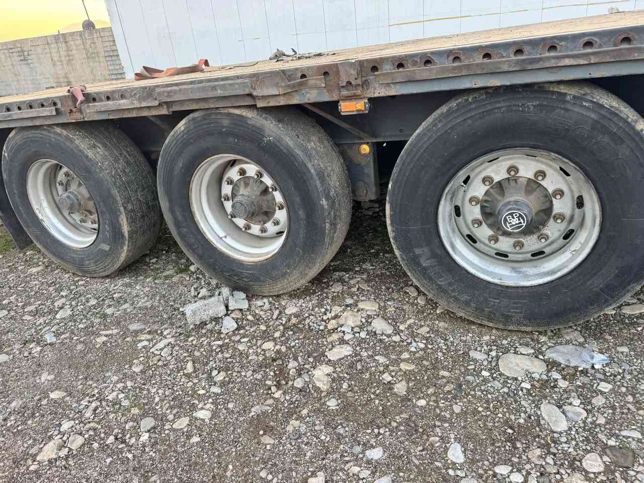 فلات کرۆن ٢٠٠٧
دنگیر بەنس ئیکۆ پڵەس
تایەی نیو عومرە
علوج

نرخ ٦٠ گاڵە
***********
***********
