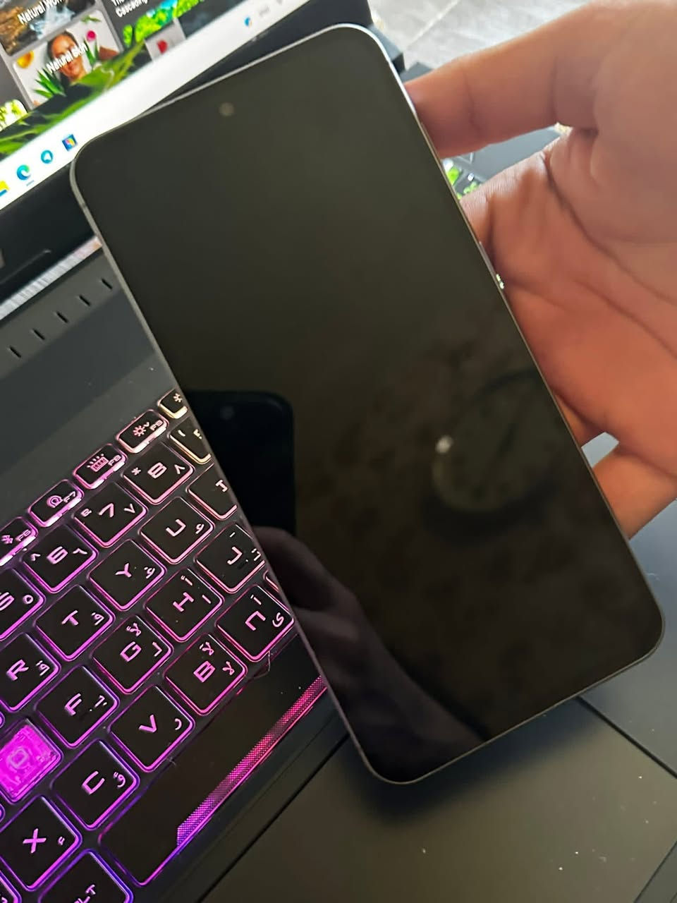 Samsung Galaxy A56 (256GB / RAM 12)
جهاز نظيف جداً مكفول 100% ✨ استخدام خفيف، مدة الشراء فقط 2–3 أسابيع

حالة الجهاز ممتازة بدون مشاكل 👍

🔹 السعة: 256GB

🔹 الرام: 12GB

🔹 الجهاز: نظيف جداً

🔹 غير مفتوح (كامل ومضمون)

🔹 كامل الملحقات (كارتون + شاحن) 📦

📍 الموقع: بغداد – شارع فلسطين

💰 السعر: (475 الف)

📞 للتواصل خاص أو اتصال

0776 404 0453 

0770 266 6216
