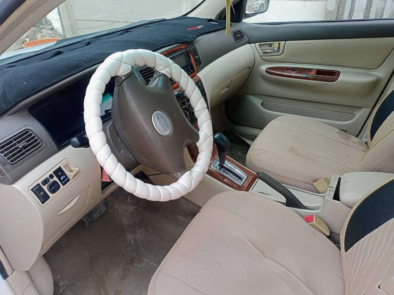 السلام عليكم  بي وايدي  للبيع شرط تحويل او وكاله بي حادث بل صندوق السعر 45 الاستفسار ***********
