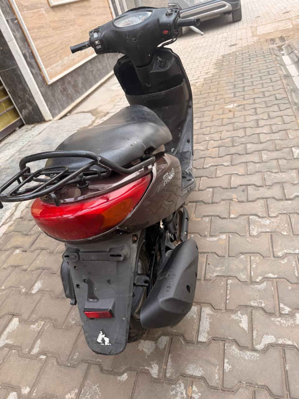 اكزز تريت 140 ياباني دراجة نضيفة وناعمة جيب فيتر وافحص دبلات امامي خلفي دسكات بنز تايرات كلة جديد 
"" بيهة كسر بسيط بل كصة واضح بل صور 
مكاني بغداد الكاضمية 
السعر 675 وبيهة مجال بسيط
شراي يتصل ***********
