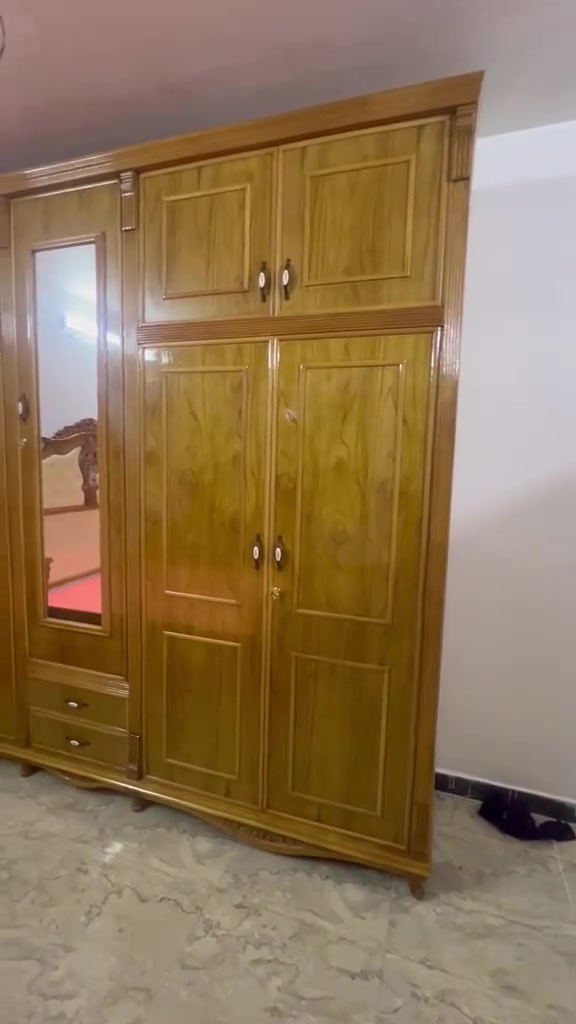 سلام عليكم نعمل على ذوق الزبائن الكرام
تم استلام الغرفه النوم خمسه باب ملحق صاج داخل وخارج 
كنتور خمسه سرير نفرين خشب زان روماني 
كومديات سرير عدد2ميز توليت مرايه بوفيه الفراش قياس 2متر اربعه باب 
بدون زاويه ملابس وميز احذيه حسب قياس الغرفه الزبائن 
العنوان بغداد الدوره شارع معلمين قرب مكتبه رحمان 
***********
