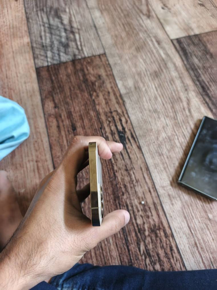 السيلام عليكم عدي ١٢ برو ماكس ٢٥٦ بطارية ٨٥ بلادي وتر الجهاز الشرطه الخامسه سويب *********** بغداد, العراق
