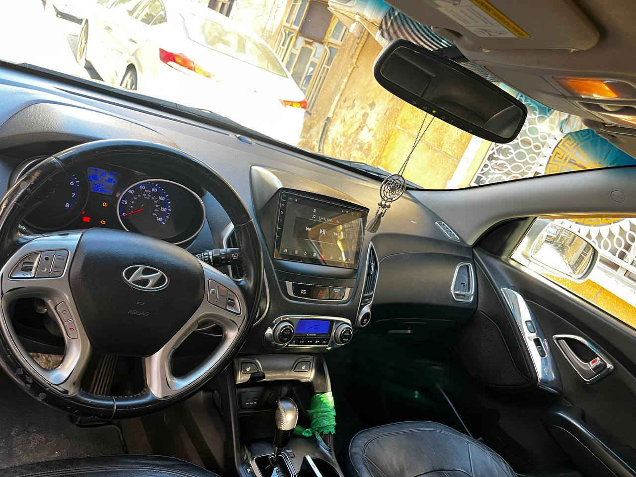 سلام عليكم توسان البيع موديل 2012 وارد امريكي بيه بل جاملغ الكدام  مصلح تخم تاير الموصفات فتحه بل قماره تحكم ستيرن تخم زنون شاير بل مري كشنات جلد مال شركه سياره جديد  بسمي رقم بغداد جديد السعر 143
***********
